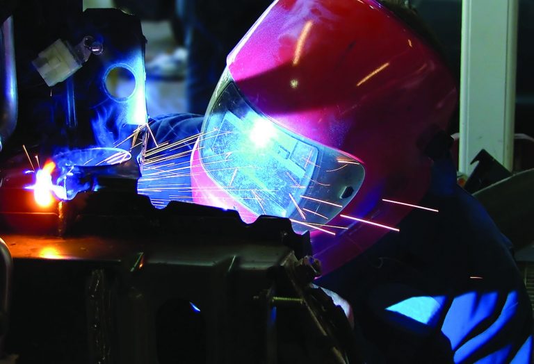 Projeto e Soldagem de Estruturas de Chassi Automotivo para Processo GMAW (MIG/MAG)