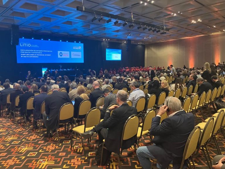 Empresa com sede do PR participa de congresso sobre lítio e sustentabilidade