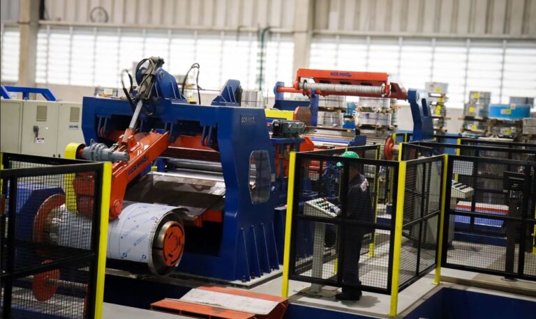 Açotubo investe R$ 5 milhões em rebobinadeira e amplia e moderniza portfólio de soluções